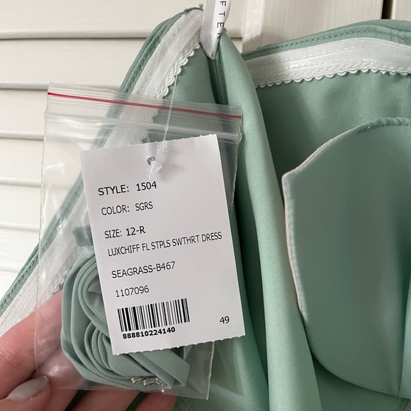 After Six- Sage green floor length chiffon dress - Picture 6 of 8